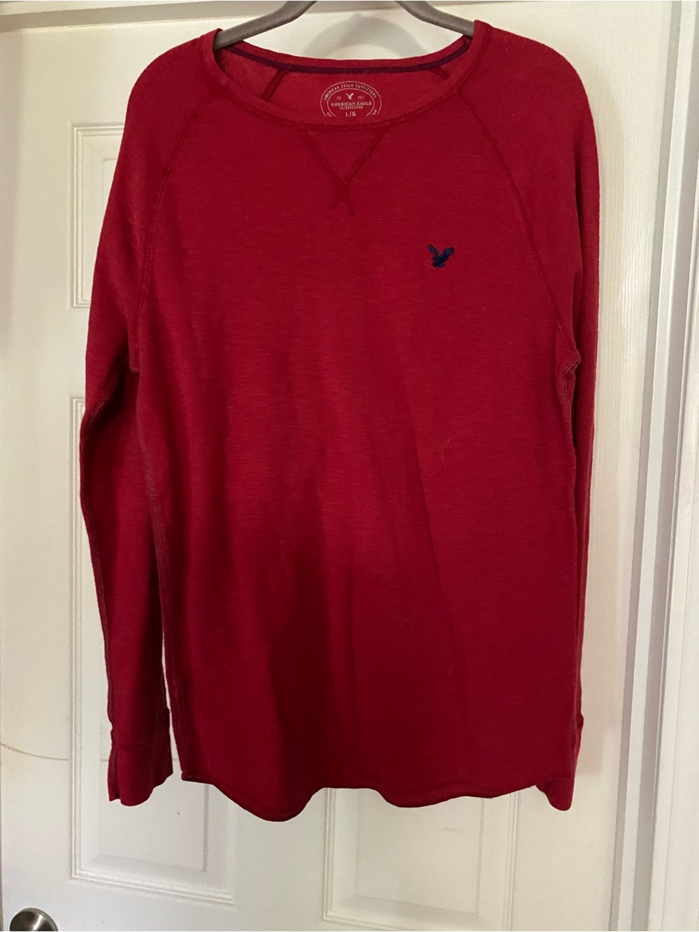 American Eagle Outfitters Men’s Crimson Crewneck Sweatshirt